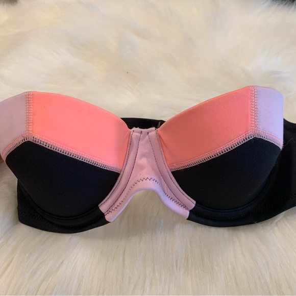 Victoria’s Secret’s Colorblock Bikini Swimwear Top Size Small /32 C - Picture 1 of 6